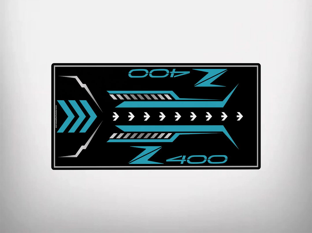 Custom motorcycle mat for Kawasaki Z400 in blue and black design with racing arrows and Z400 logo, ideal for garage or display use.